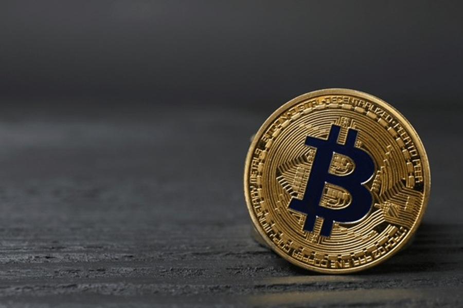 比特币SOPR揭示长期持有者大规模获利了结——比特币有麻烦了吗