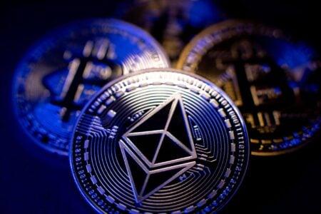 美国政府将2.97亿美元比特币和以太坊转入Coinbase——这意味着什么